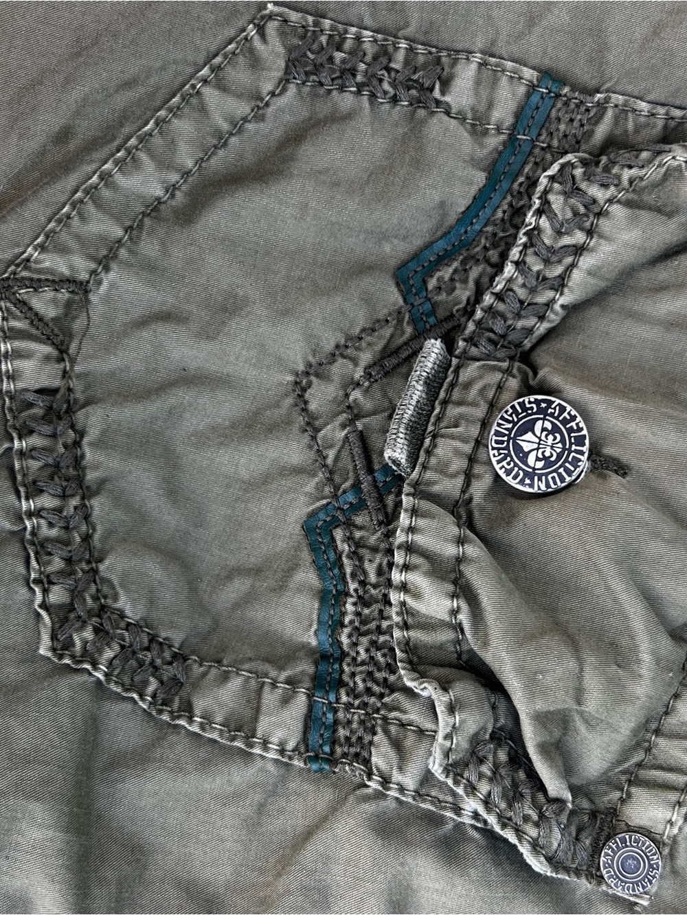 Affliction Olive Green Cargo Shorts Mens Size 32 Military Utility Y2K - Picture 11 of 13